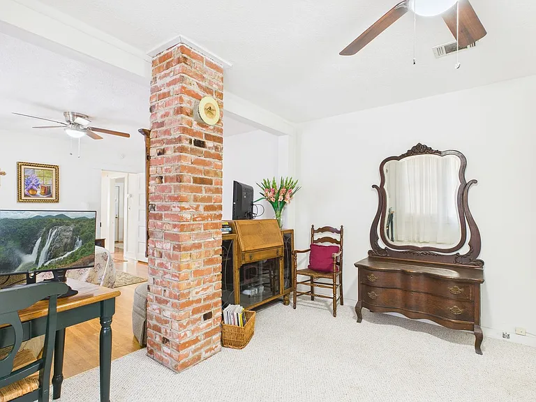 206 N Edison St — Photo 22