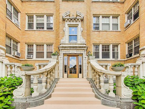 3rd image of 243 Washington Blvd APT 3A