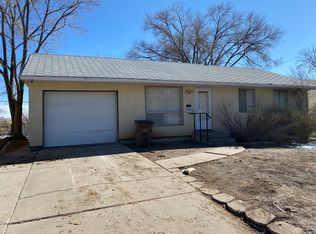 152 Gamble Ln, Pueblo, CO 81001