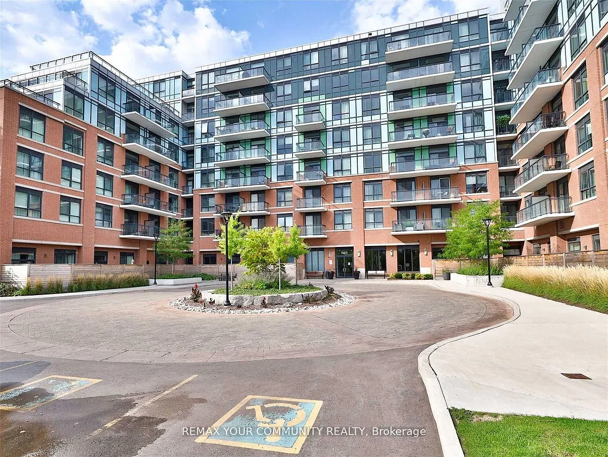 Building Photo - 11611 Yonge St #107