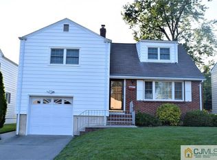 15 Mobile Ave, Woodbridge, NJ 07095