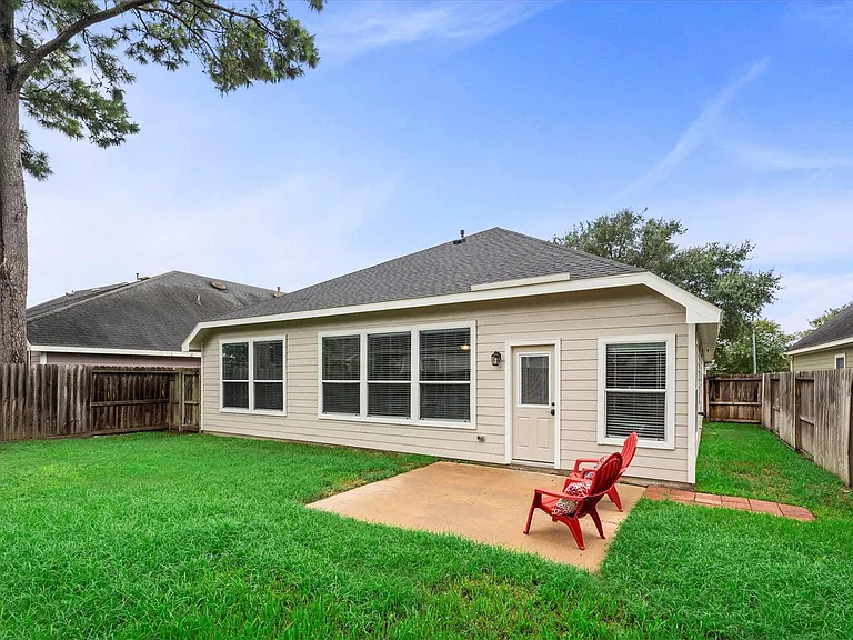 12719 Hart Hollow Ln — Photo 25