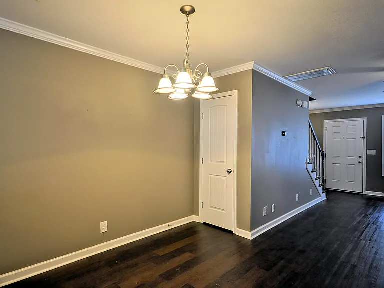 325 Sam Houston Cir — Photo 8