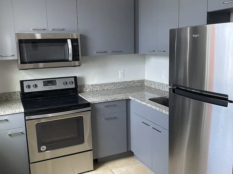 Colonial Drive Apartments — Photo 10