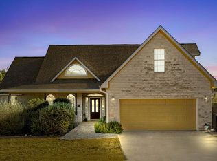 11 Elmwood Cir, Wimberley, TX 78676