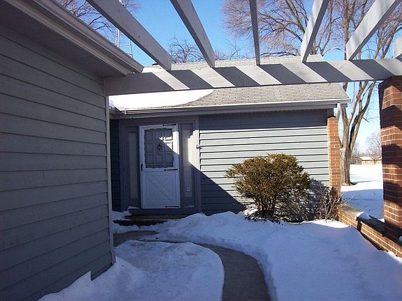 3rd image of 39770 N Stonebridge Ct