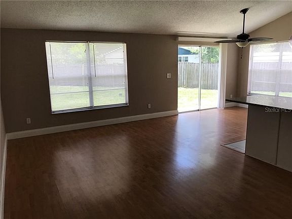 3rd image of 719 Valley Hill Dr