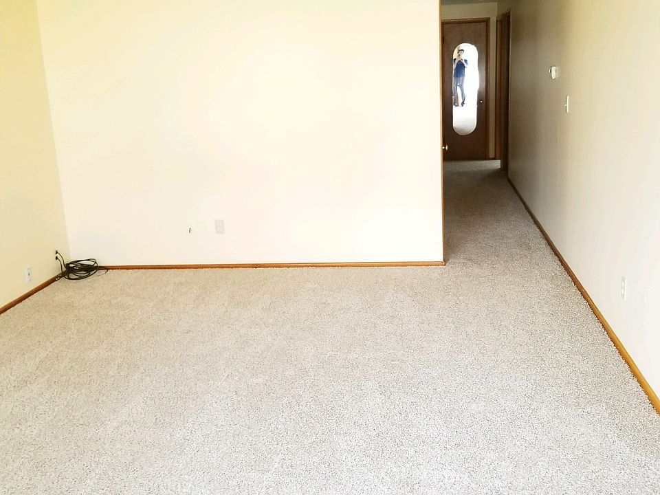 2nd image of 963 Center Rd