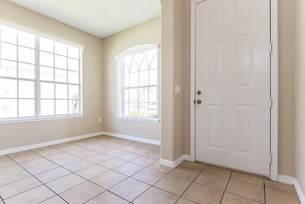 3 bed, 2.0 bath, 1615 sqft, $3,080 — Photo 3