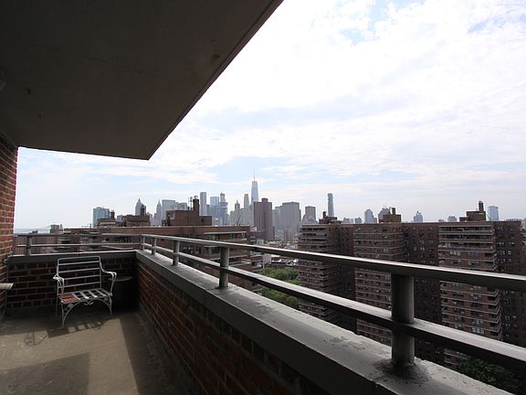 3rd image of 413 Grand St APT F2006