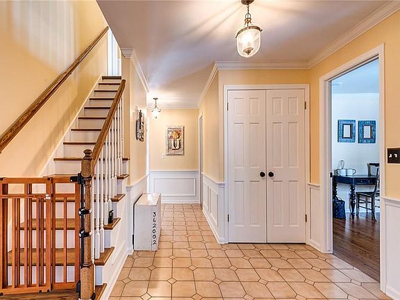 4th image of 6809 Holliston Cir