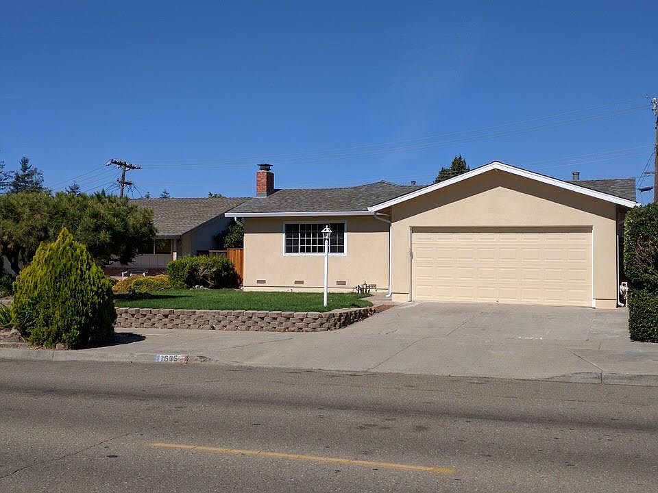 New rebuilt Single-family house 5 bedrooms 3 baths