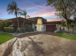 5702 Melaleuca Dr, Tamarac, FL 33319