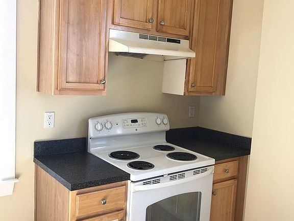 3rd image of 417 W 27th St APT A