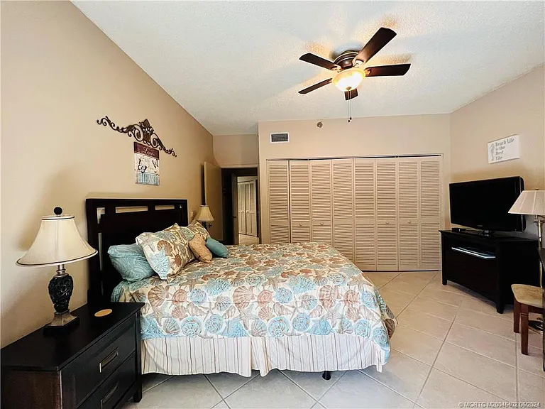 221 NE Plantation Rd #215 — Photo 53