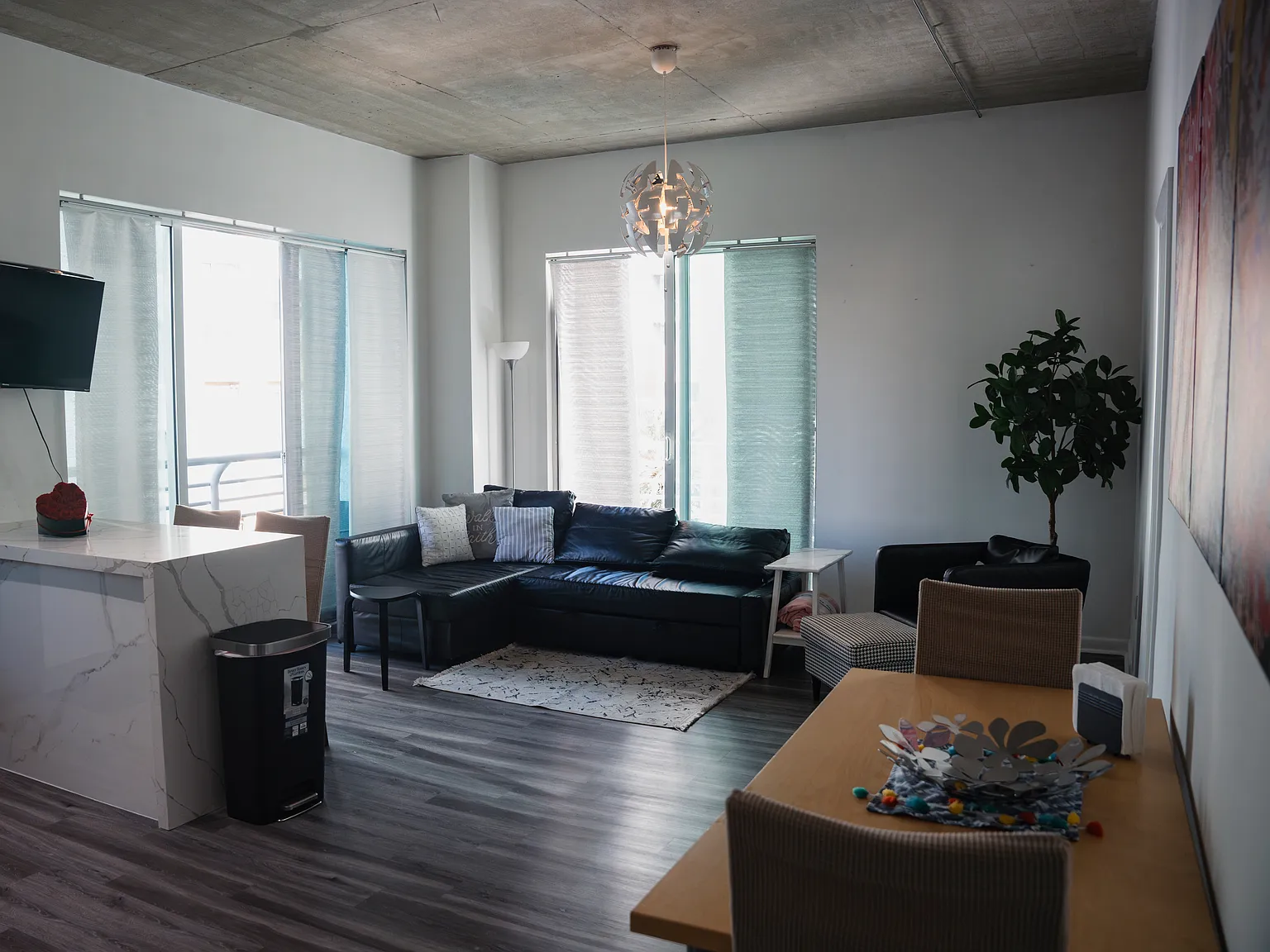 2 bed, 1000 sqft, $3,000 — Photo 3