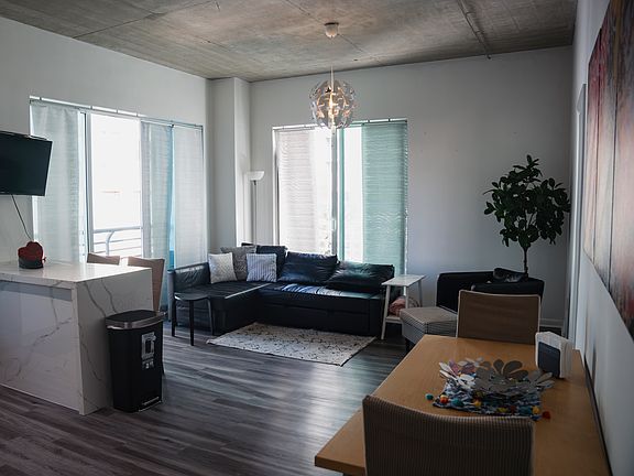 3rd image of 133 NE 2nd Ave APT 401