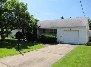 21 Maine Ave, Carteret, NJ 07008
