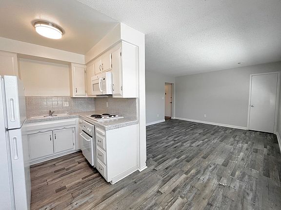 4th image of 510 23rd St APT 6