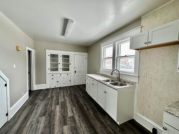 Alternate kitchen view