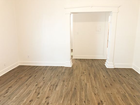 3rd image of 325 E Dewey Pl #1