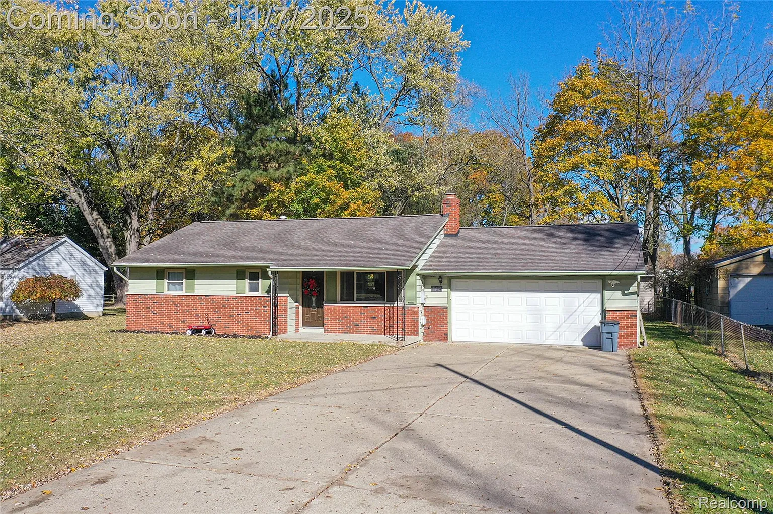 7124 Heath St photo 1