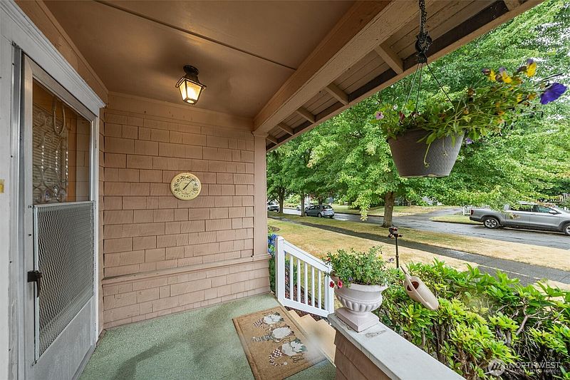 2nd image of 1114 N Prospect Street