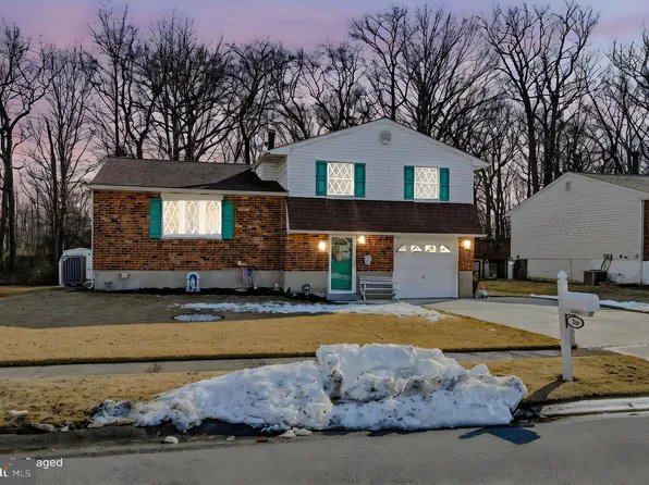 138 Stature Ct, Newark, DE 19713