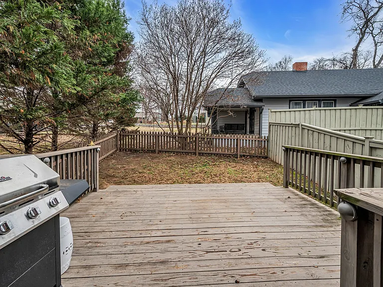 921 Hillview Hts — Photo 37