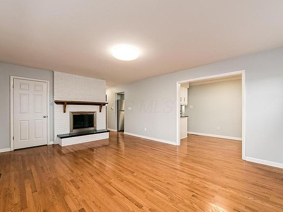 2nd image of 1214 Carrousel Dr E