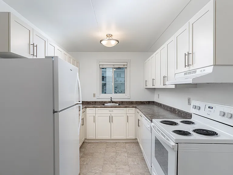 210 Oakland Ave — Photo 1