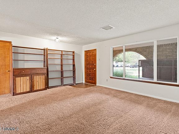 3rd image of 5844 Leasburg Dr