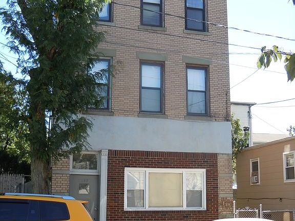 3rd image of 182 Oakland Ave #1