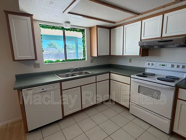 603 E Hondo Ave — Photo 20