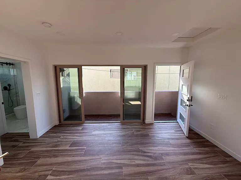 835 Opal St — Photo 1
