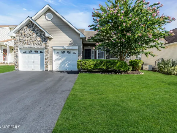 20 Snowberry Lane, Howell, NJ 07731