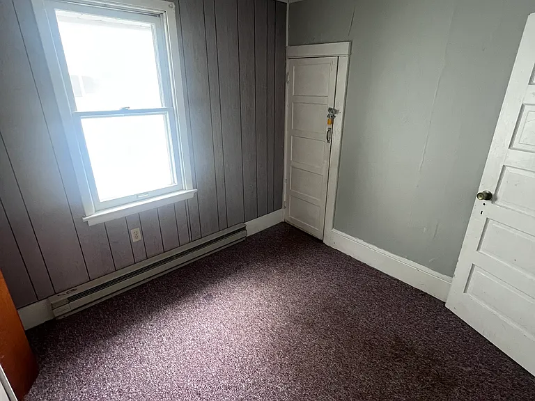 16 E Railroad St — Photo 4