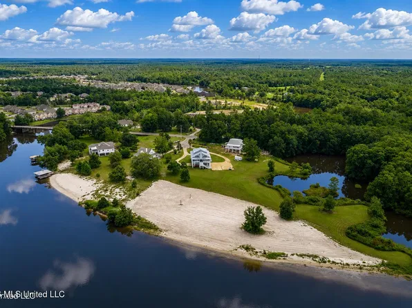 3285 Sandy Bluff Dr, Diberville, MS 39540