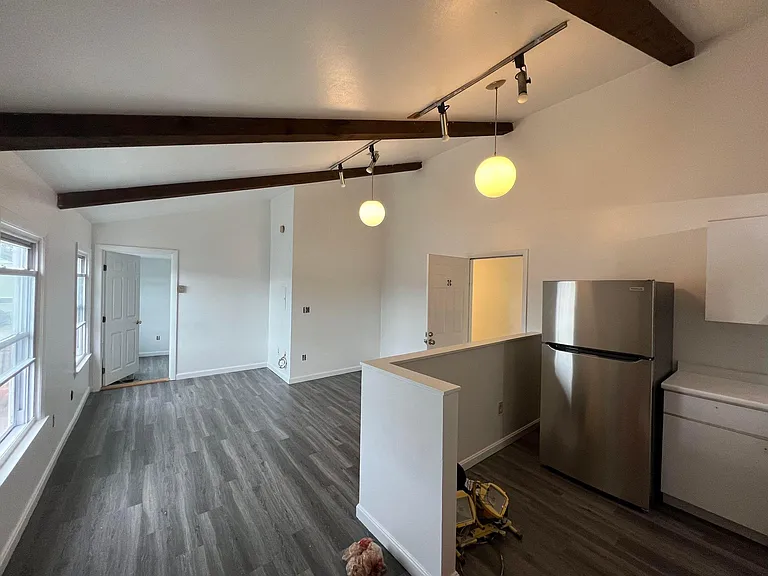 592 Lafayette Rd #6 — Photo 11