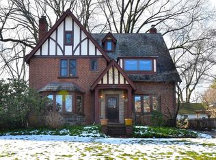 3070 Woodbury Rd, Shaker Heights, OH 44120