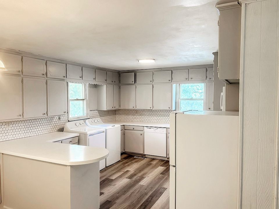 1st image of 2709 S Sterling Ave