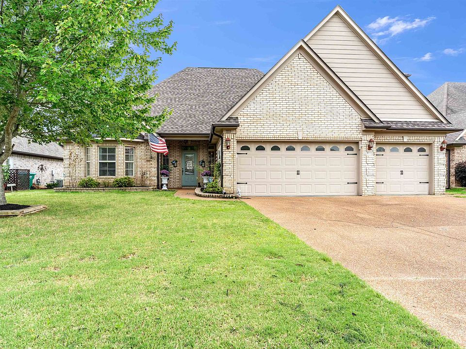 1st image of 310 Whispering Meadows Dr