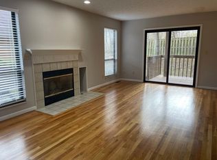 9334 Hunters Creek Dr, Cincinnati, OH 45242