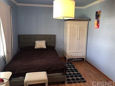 5th image of 5741 Tobias Ave