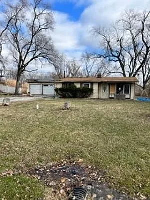 23225 Wentworth Ave photo 1