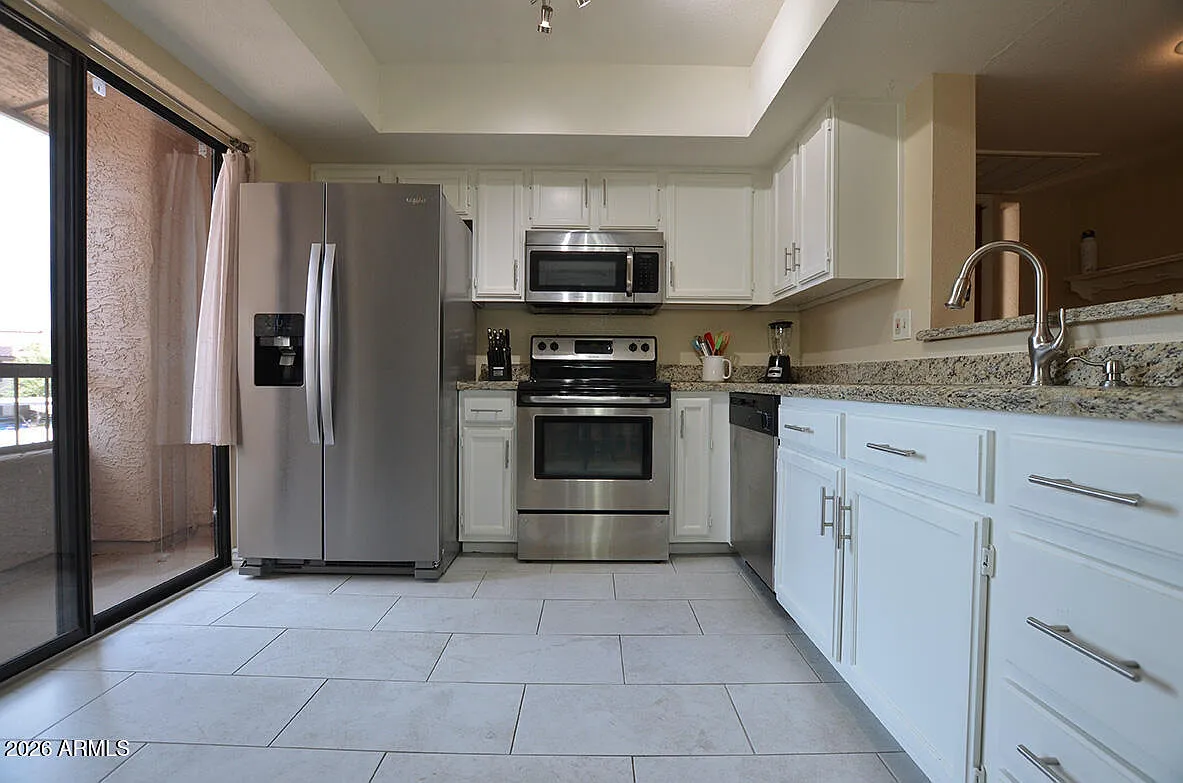 1 bed, 1.0 bath, 802 sqft, $1,650 — Photo 4
