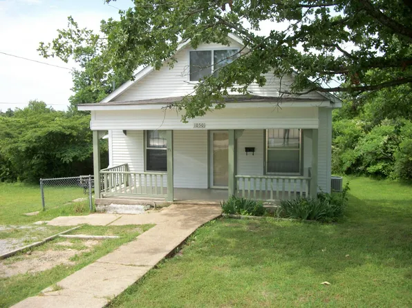 1050 S Main St, Mountain Home, AR 72653