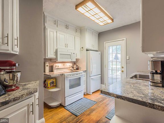 5th image of 1206 Edmund Ave