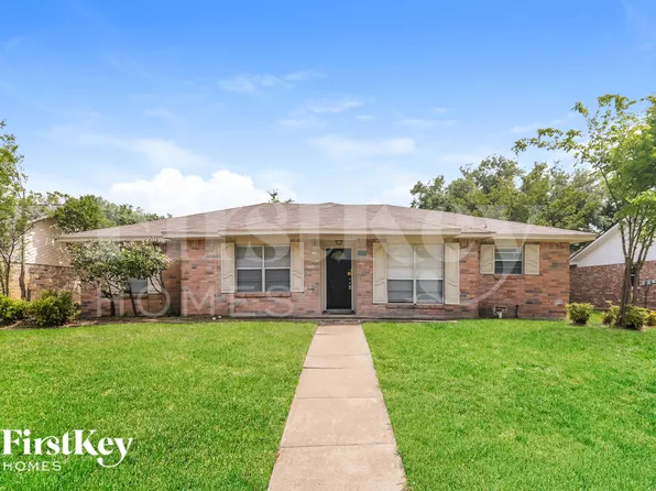 8902 Deerwood Dr, Rowlett, TX 75088