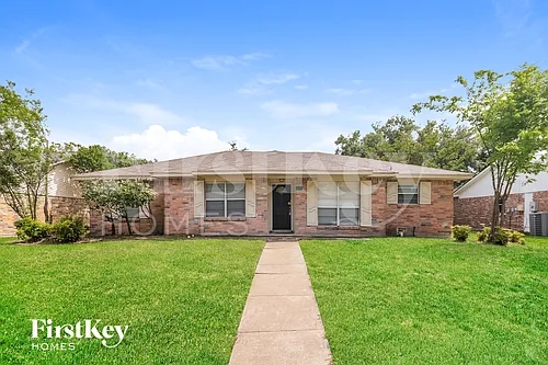 8902 Deerwood Dr Photo 1